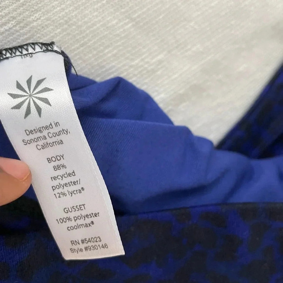 Athleta animal print dark blue capri leggings M - Picture 4 of 5
